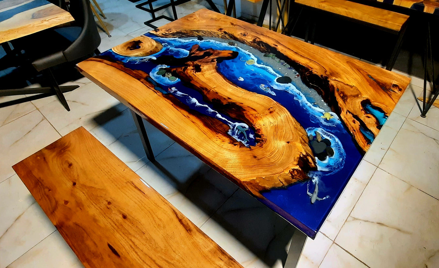 Premium Ocean Table