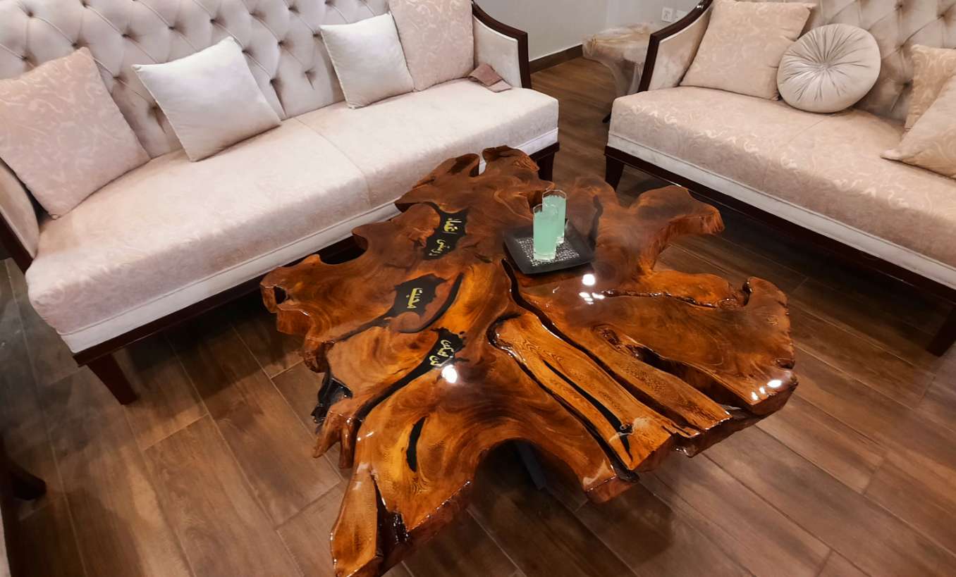 Live edges centre table