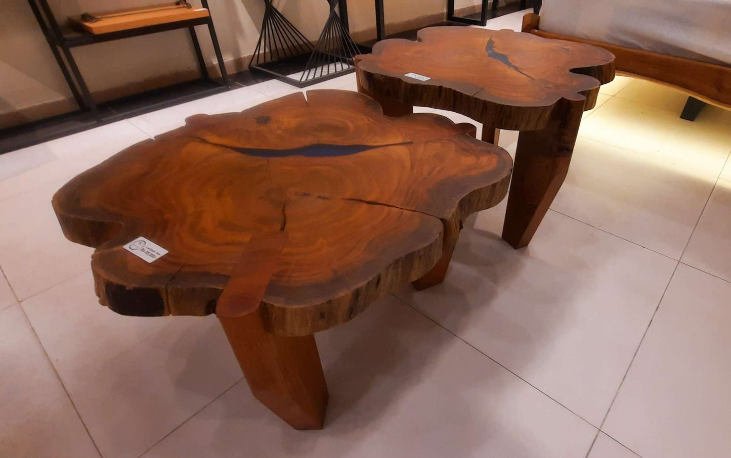 Live edges centre table set