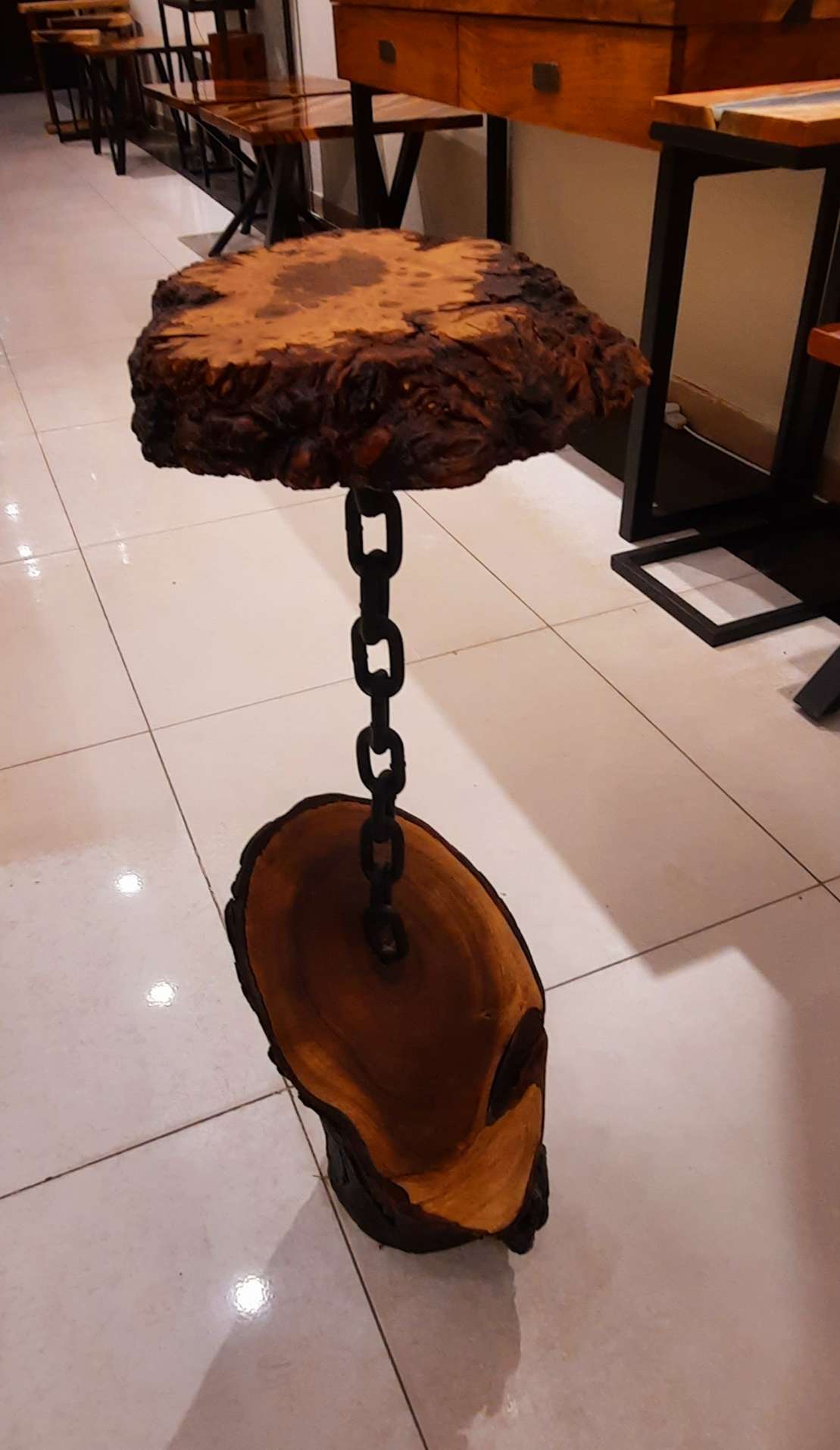 Corner table