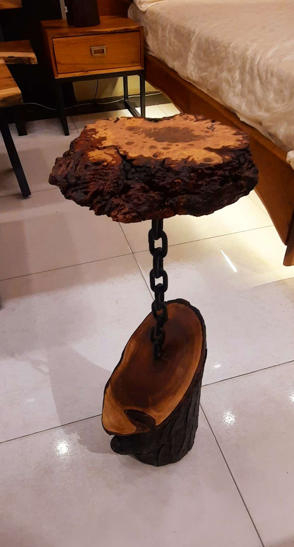 Corner table