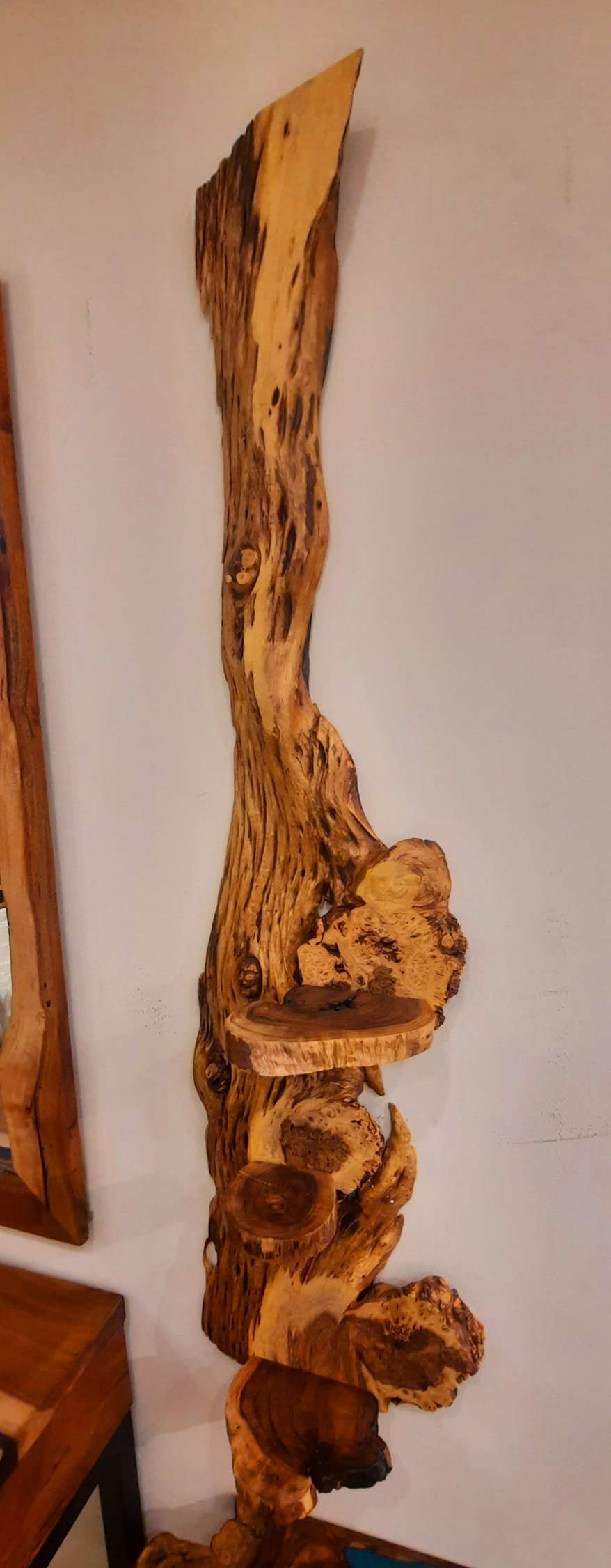 Natural wooden decoration