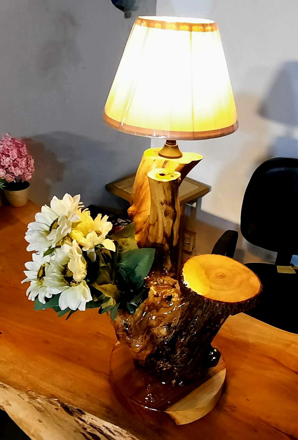 Table lamp